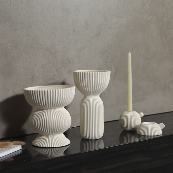 GM1546 - Image 2