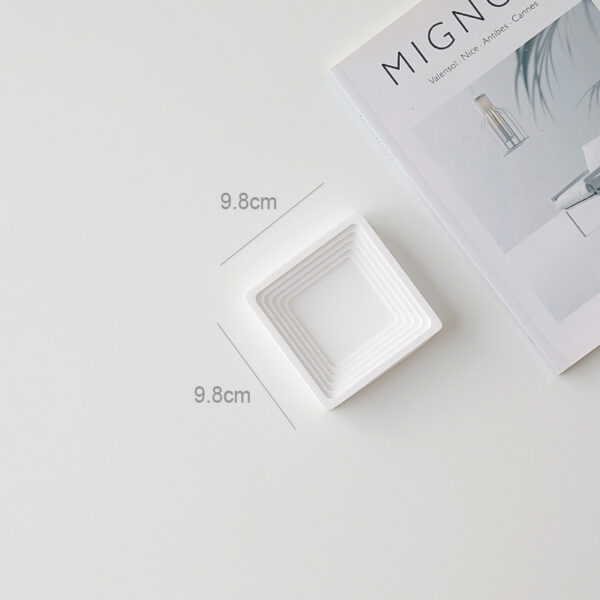 GM1047 - Image 2