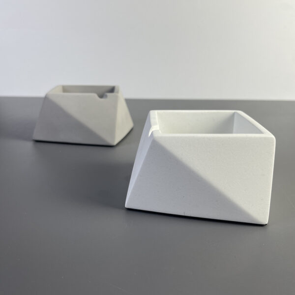 CE1529 - Image 5